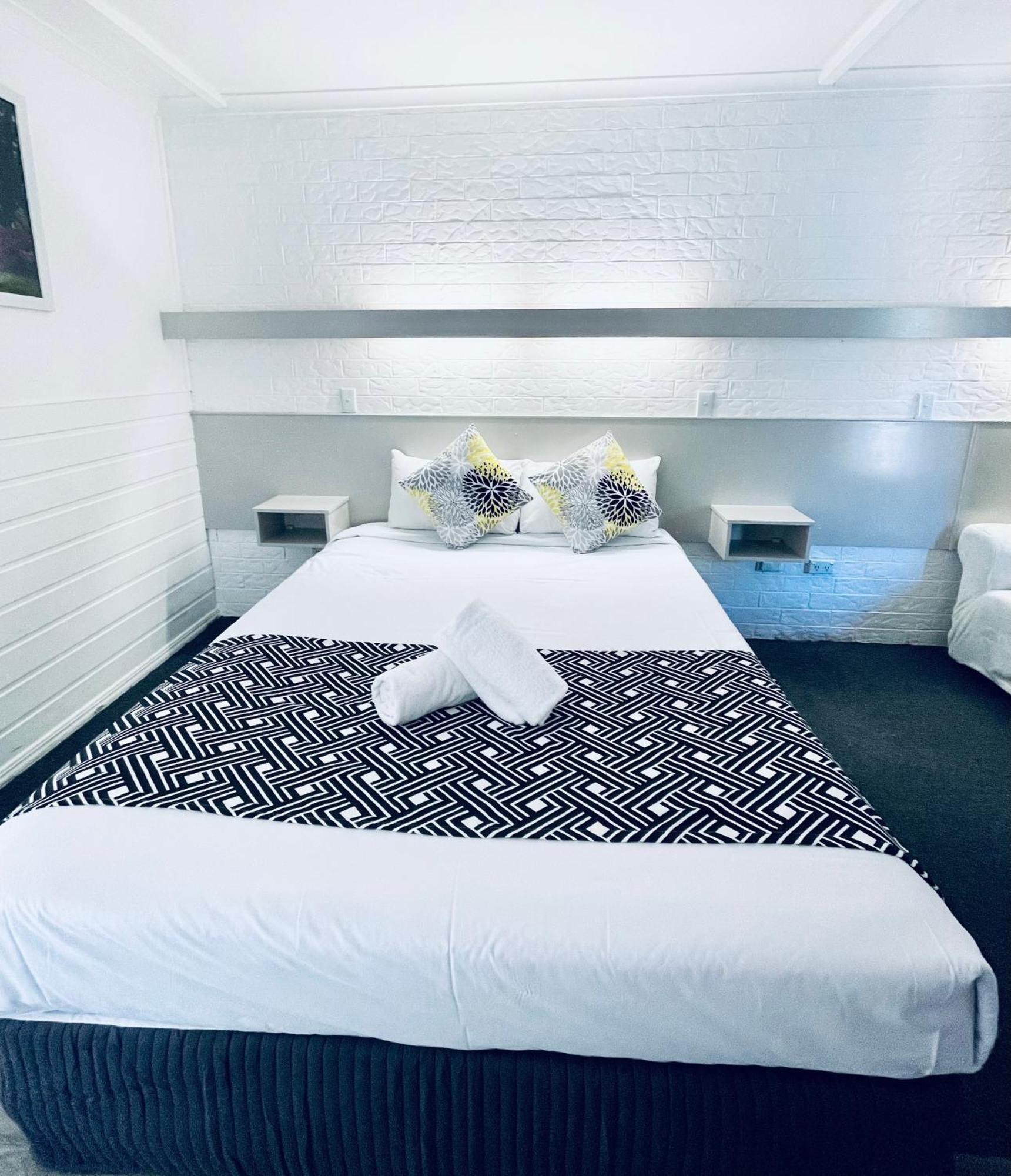 Jacaranda Place Motor Inn Тувумба Екстер'єр фото