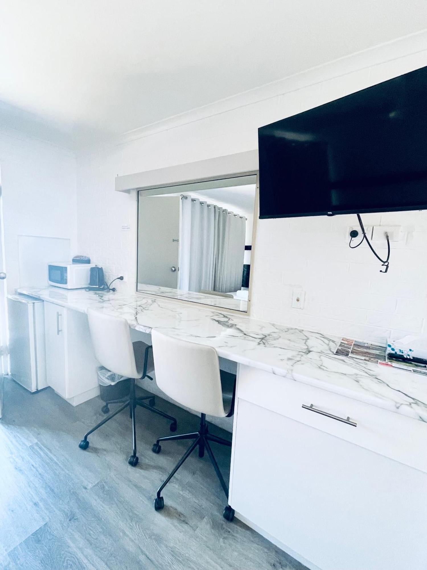 Jacaranda Place Motor Inn Тувумба Екстер'єр фото