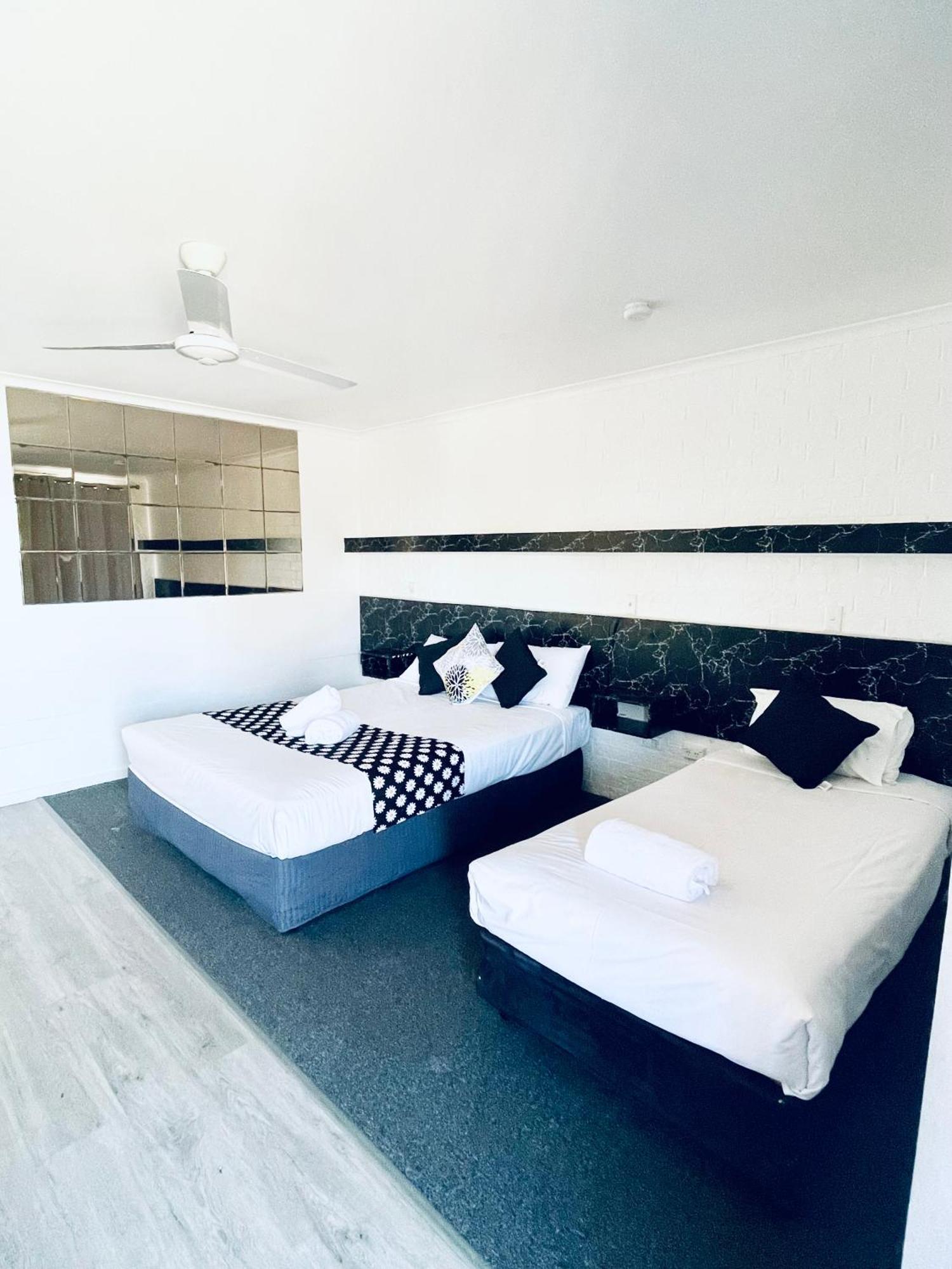 Jacaranda Place Motor Inn Тувумба Екстер'єр фото